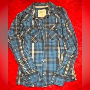 Max’s quality dry goods button up